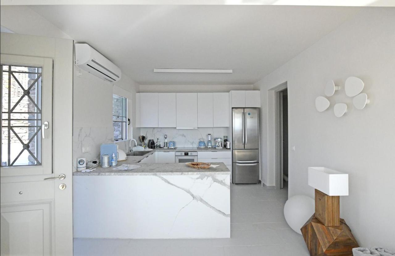 Luxurious Villa Lune With A Swimming Pool And A Fantastic Sea And Sunset View Ioulis Екстериор снимка